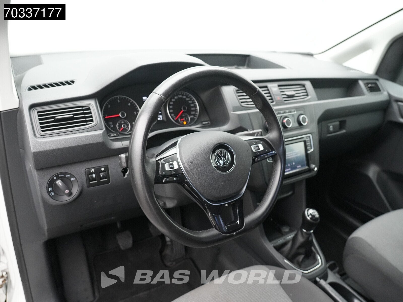 Volkswagen Caddy 122pk 4X4 Airco Navi Cruise Parkeersensoren, Auto's, Stof, Gebruikt, Euro 6, 4 cilinders