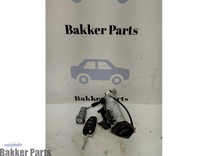 Kontaktslot + Sleutel van een Audi Q2, Gebruikt, -, -, -