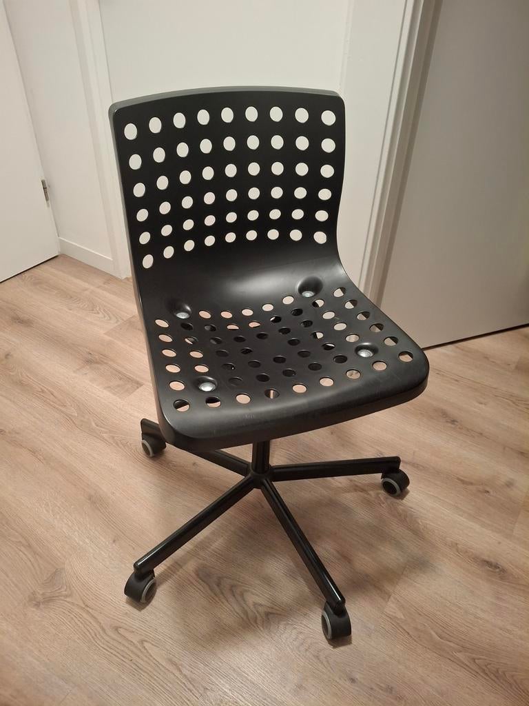 Zwarte bureaustoel met wieltjes ikea, Ophalen, Zwart