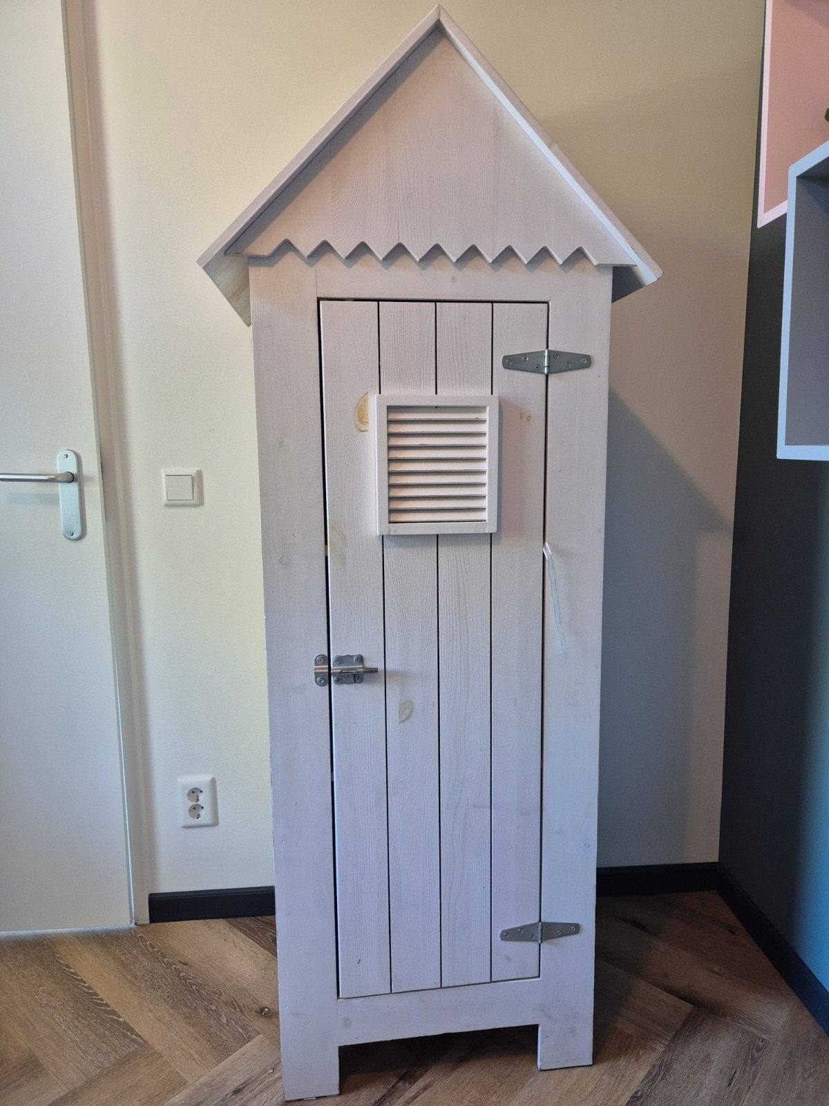 Unieke strandhuisje kast - wit gebeitst hout, Ophalen, Gebruikt