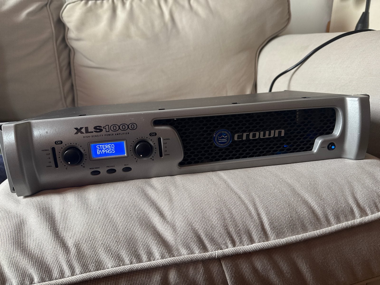 Crown XLS1000 Eindversterker, Overige merken, Ophalen of Verzenden, Zo goed als nieuw, 120 watt of meer