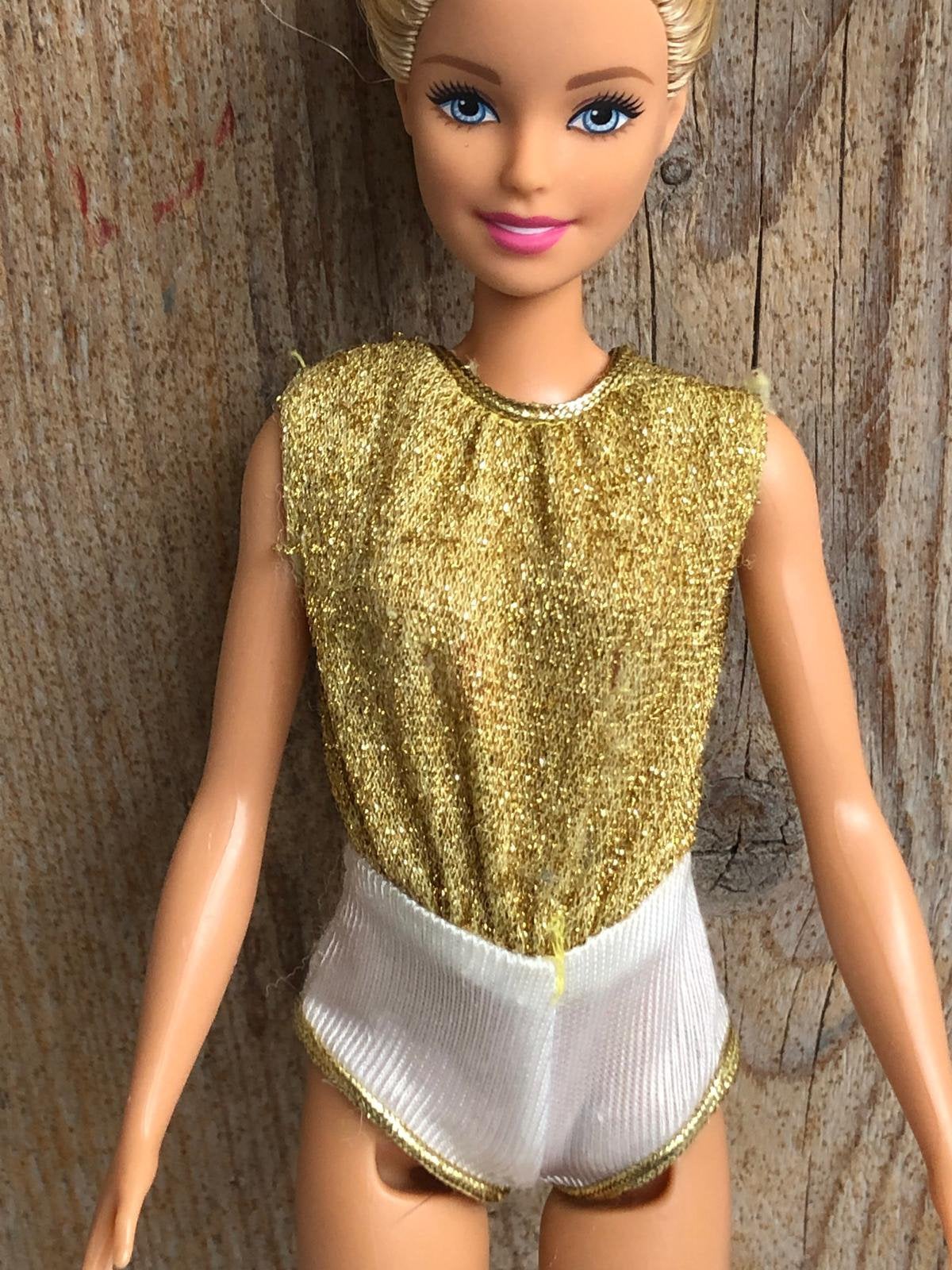 Goud wit pakje  van Barbie Golden Nights outfit 1980, Ophalen of Verzenden, Gebruikt, Kleertjes