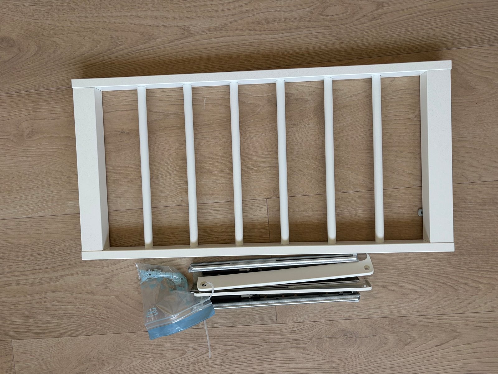 IKEA KOMPLEMENT Uittrekbare Broekhanger Wit 75x35 cm, Ophalen of Verzenden, Zo goed als nieuw