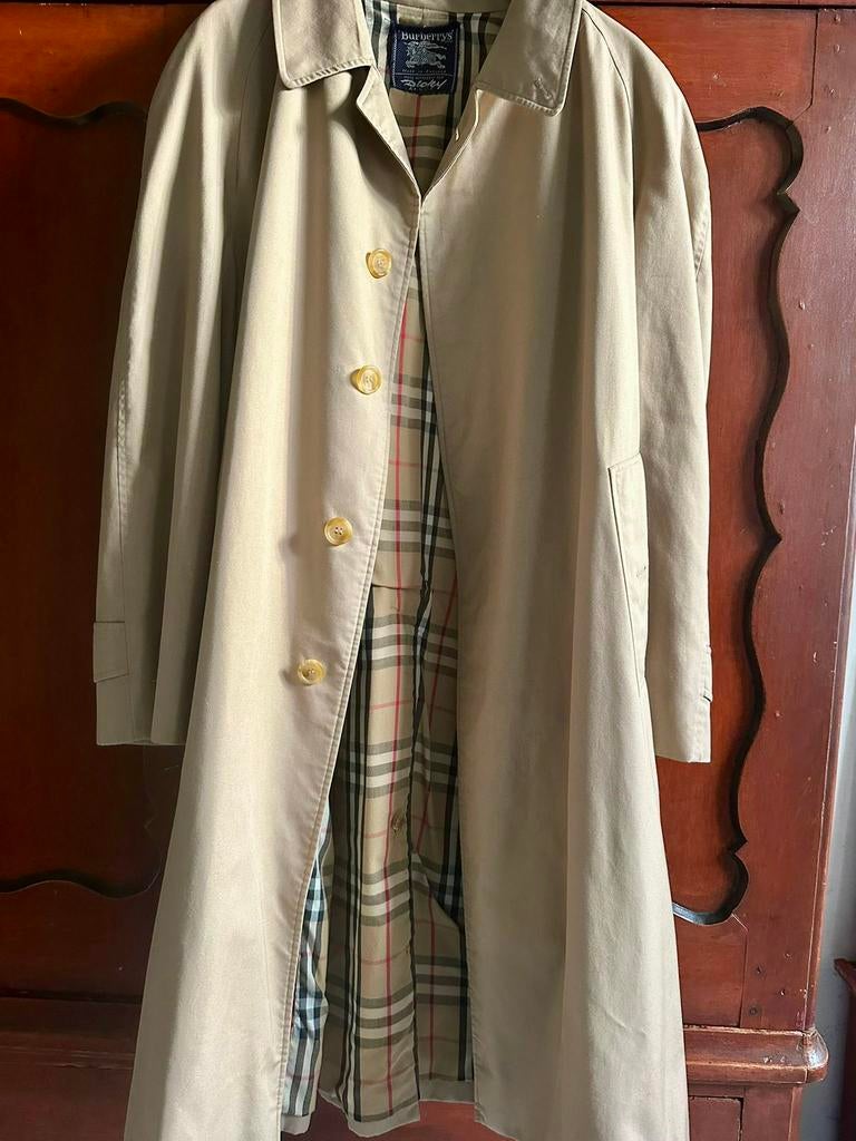 Mooie trenchcoat beige Burberry, Kleding | Heren, Ophalen of Verzenden, Zo goed als nieuw, Maat 52/54 (L), Beige