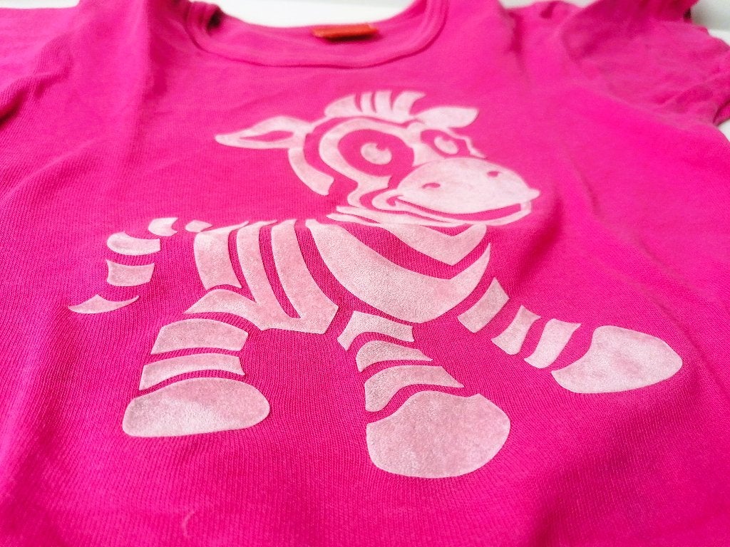 Vrolijk roze Rainbowbabies T-shirt met zebra – Maat 98/104, Kinderen en Baby's, Meisje, Rainbowbabies, Ophalen of Verzenden, Zo goed als nieuw