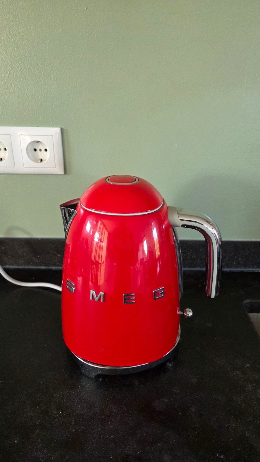 Smeg Waterkoker Rood, 1 tot 2 liter, Ophalen, Zo goed als nieuw, Rvs