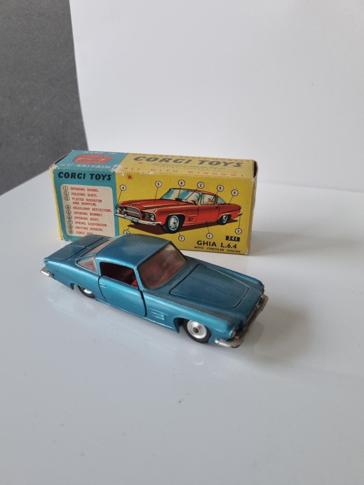 dinky toys, Hobby en Vrije tijd, Modelauto's | 1:43, Ophalen of Verzenden, Gebruikt, Auto, Dinky Toys