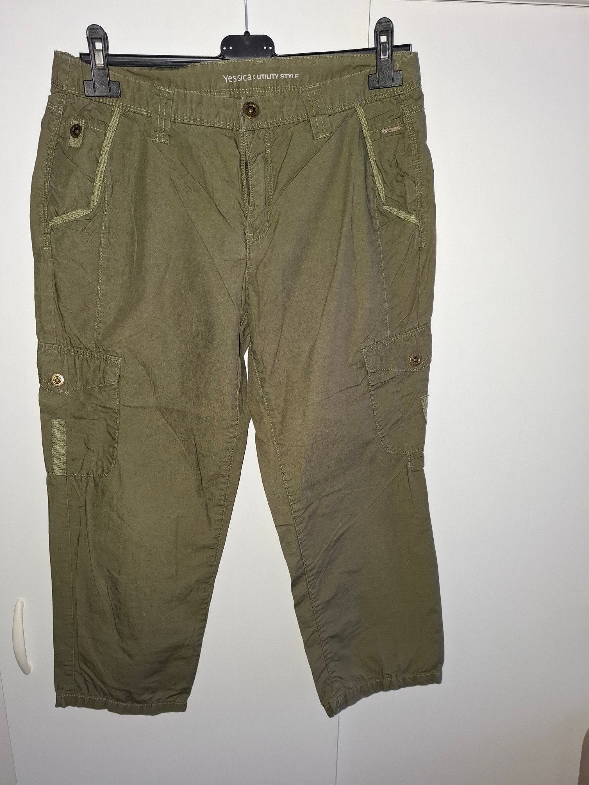 Legergroene 7/8 dames broek, Yessica, Ophalen of Verzenden, Zo goed als nieuw, Driekwart