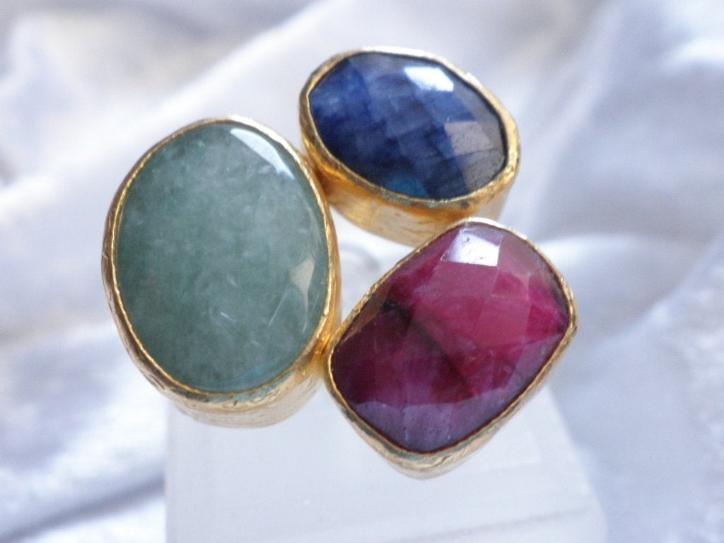 Mooie Handgemaakte Vergulde Ring met Robijn en Saffier en, Verzenden, Overige materialen, Ring, Met edelsteen