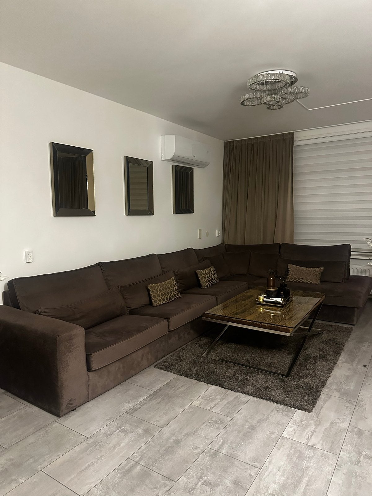 Complete woonkamerset: hoekbank, tafels, stoelen, tv-meubel, Ophalen