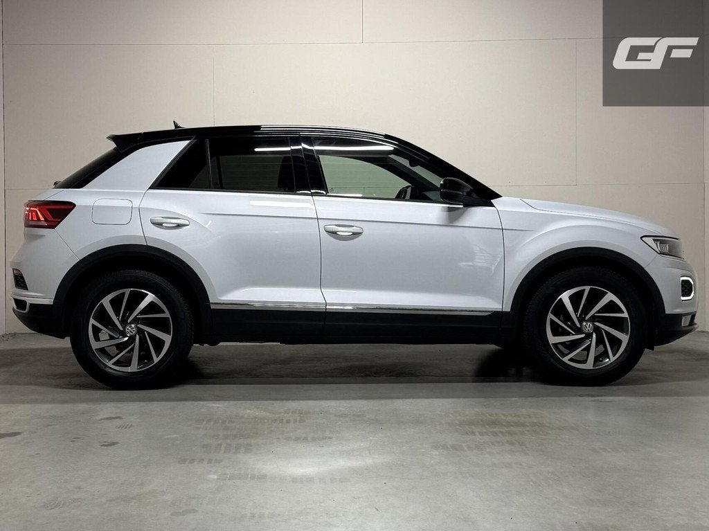 Volkswagen T-Roc 1.5 TSI Sport Virtual DSG CarPlay Camera Cr, Auto's, Volkswagen, 1254 kg, Automatische klimaatregeling, 4 cilinders
