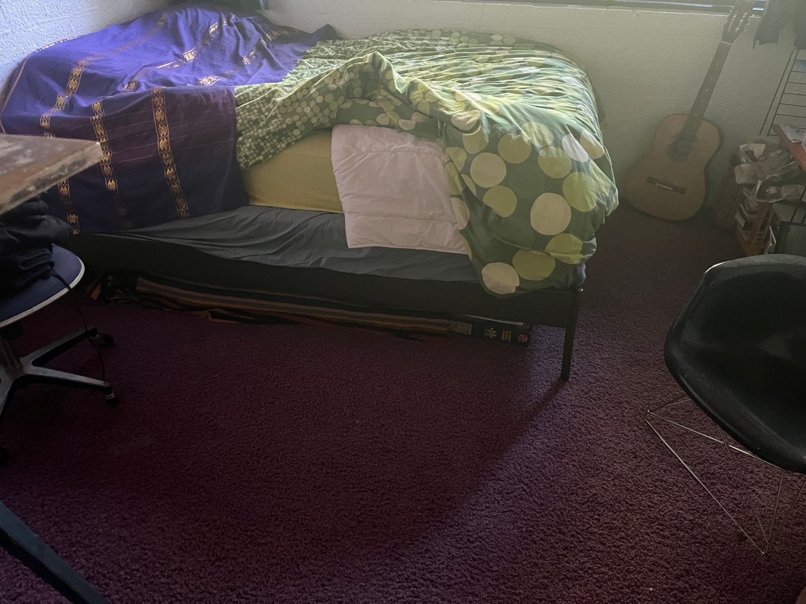 Comfortabel Ikea tweepersoonsbed met metalen frame, Ophalen, Gebruikt, Zwart, Tweepersoons
