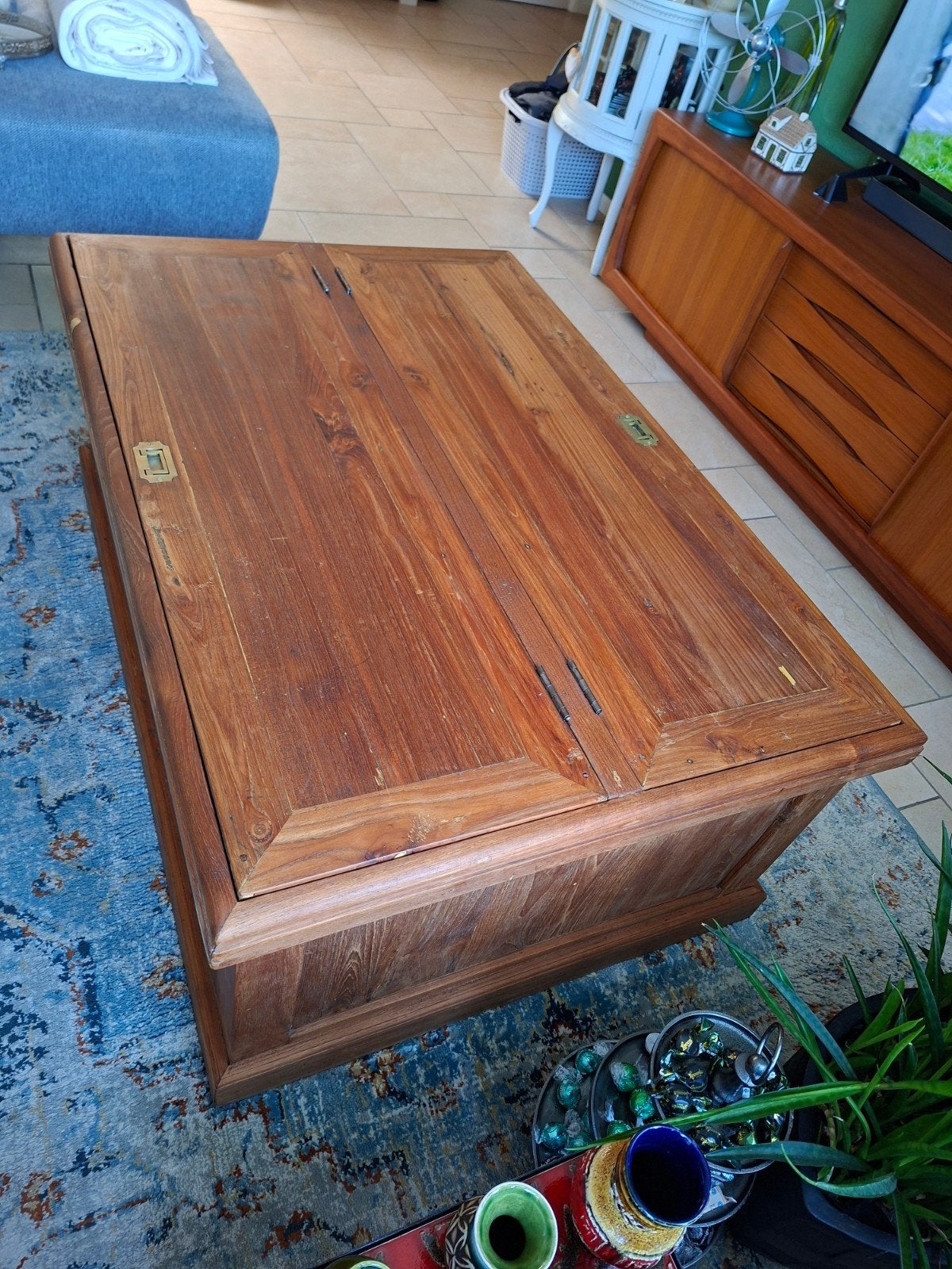 Massief houten dekenkist salontafel met veel opbergruimte, 50 – 75, 100 tot 150 cm, Zo goed als nieuw, Rechthoekig