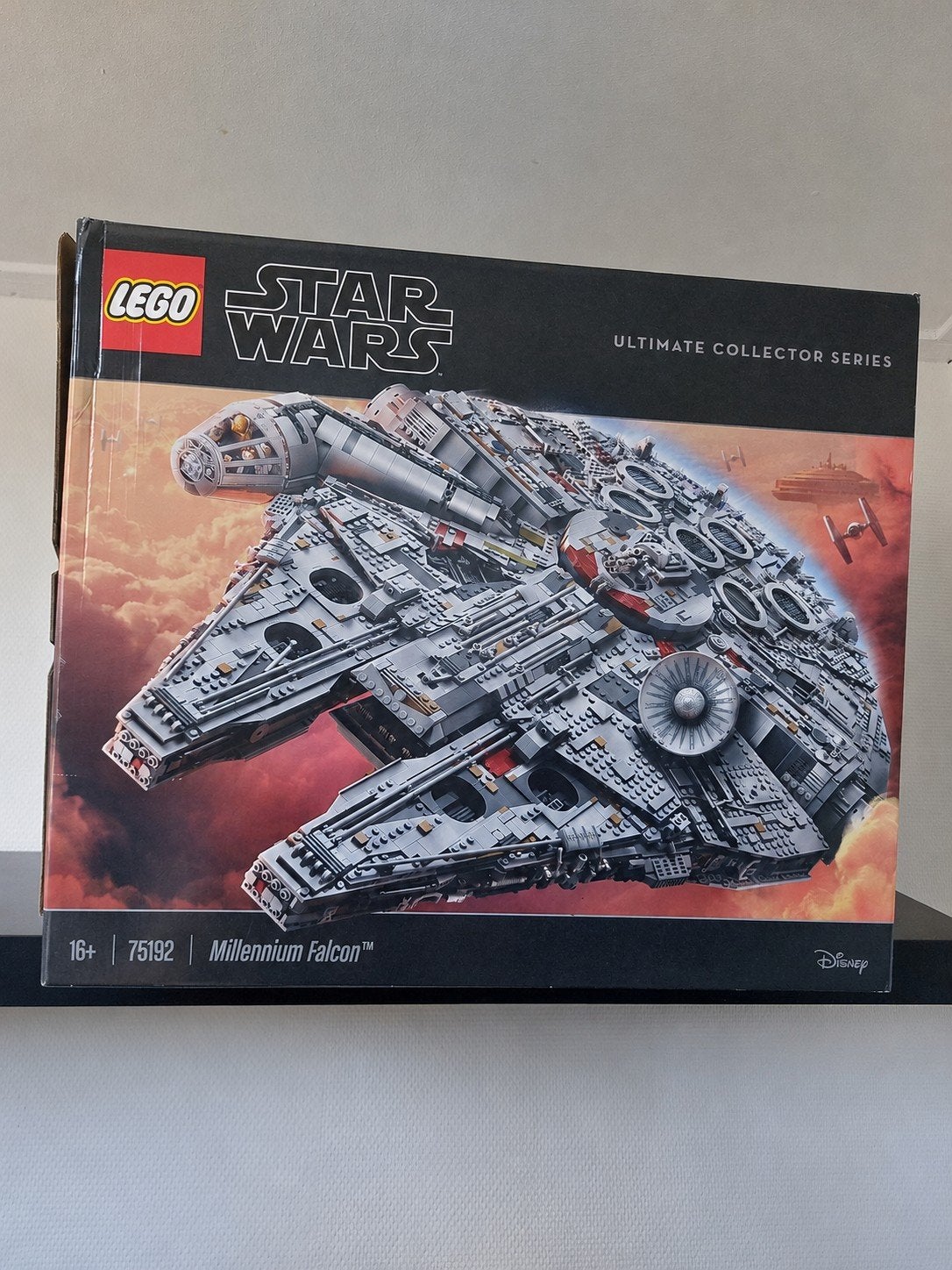 LEGO Star Wars Millennium Falcon, Ophalen of Verzenden, Zo goed als nieuw