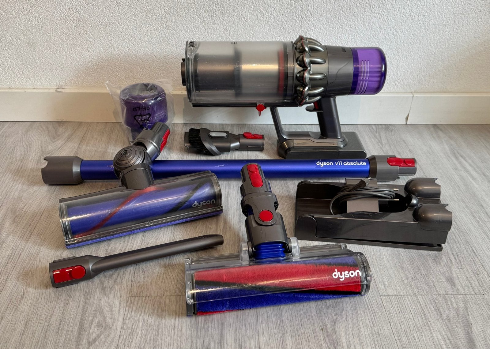 Refurbished Dyson V11 Absolute stofzuiger + nieuwe filter, Witgoed en Apparatuur, Stofzuigers, Refurbished, Stille werking, Ophalen of Verzenden