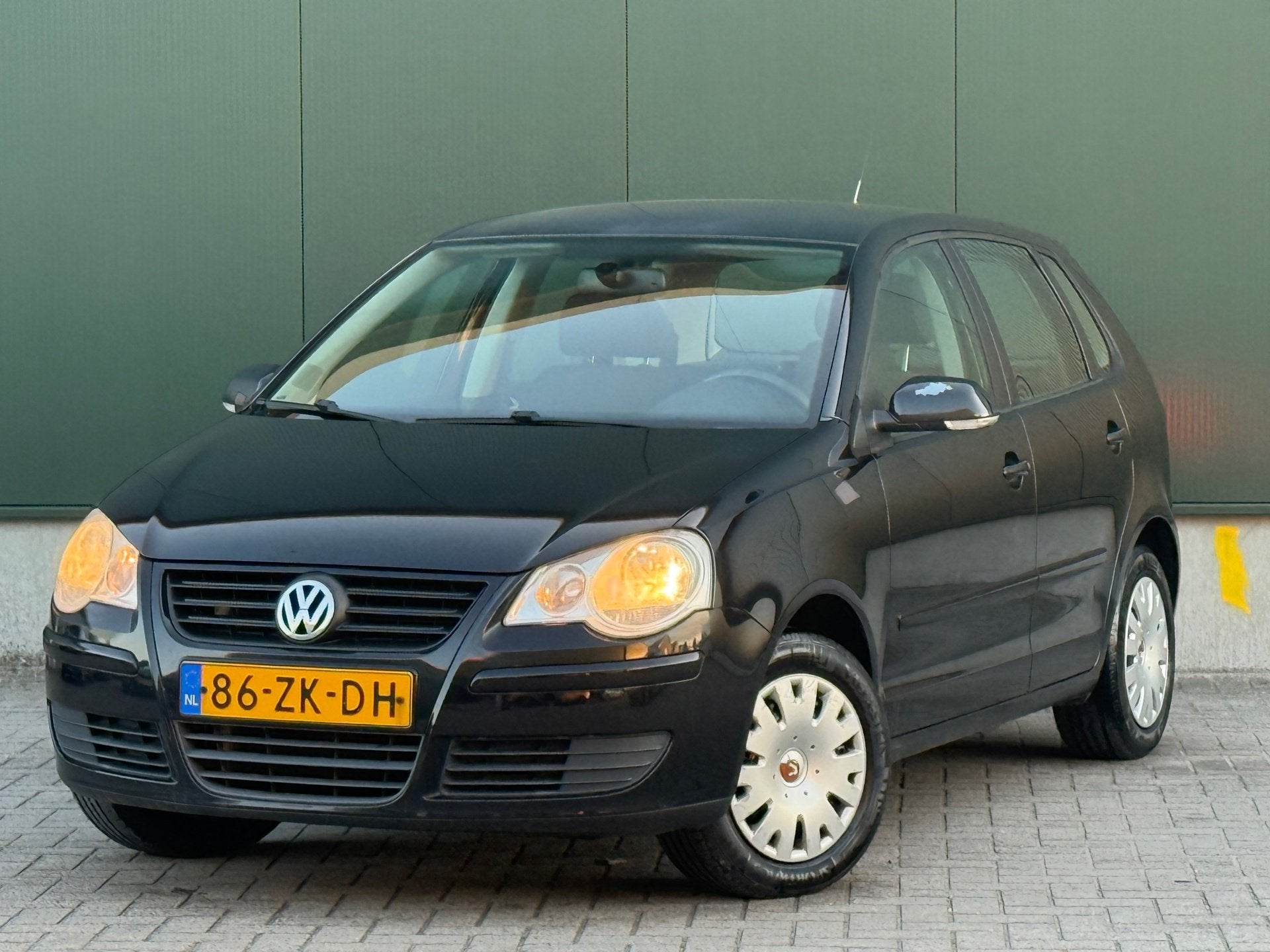 Zeer Nette Volkswagen POLO 1.4-16V Optive | Automaat | NAP |, Auto's, 4 cilinders, Zwart, Bedrijf, 1033 kg