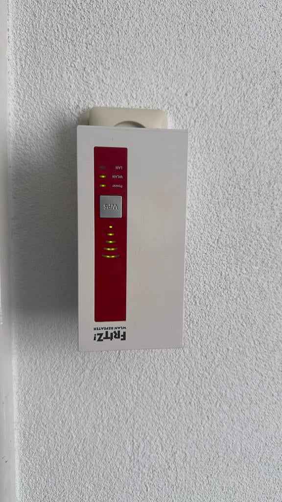 Wifi Repeater FRITZ!WLAN 1750E Repeater, Computers en Software, WiFi-versterkers, Gebruikt, Ophalen