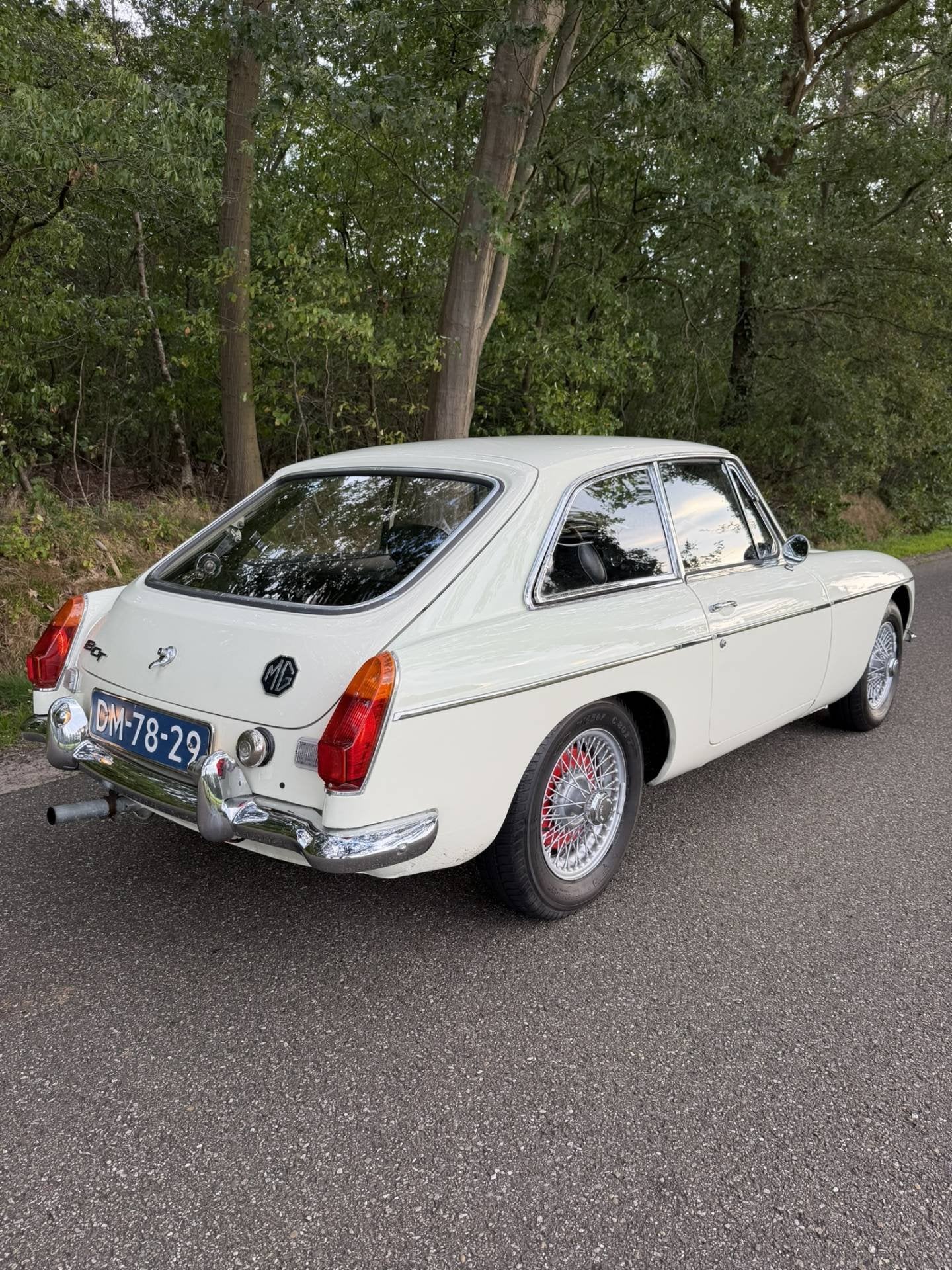 MG B 1.8 GT (bj 1969), Auto's, Achterwielaandrijving, Wit, Bedrijf, Handgeschakeld
