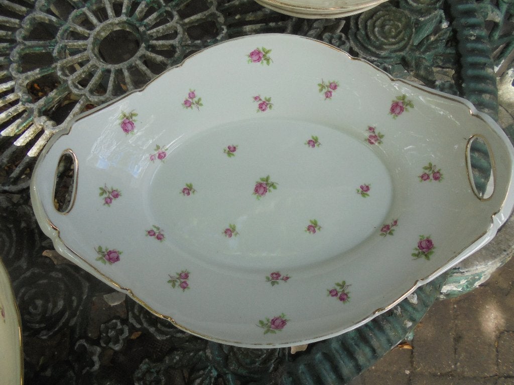 Broodschaal Victoria Czechoslovakia vol met roze roosjes, Ophalen of Verzenden