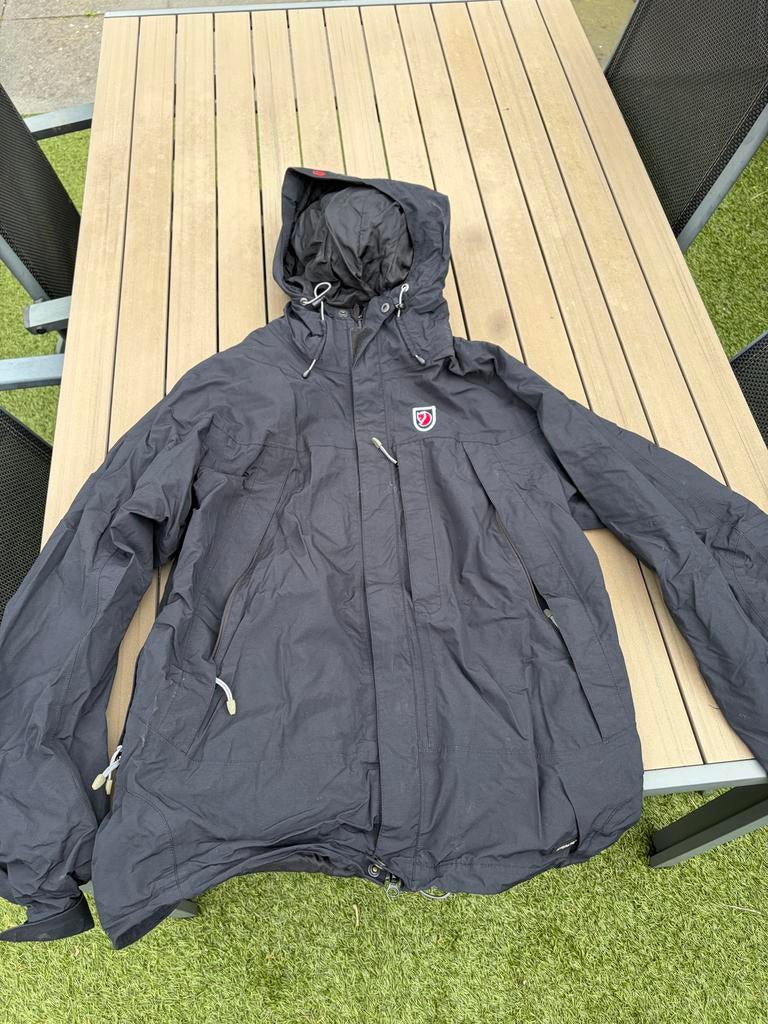 Fjallraven jas XL met extra ritsen, Ophalen of Verzenden, Zo goed als nieuw, Maat 56/58 (XL), Zwart