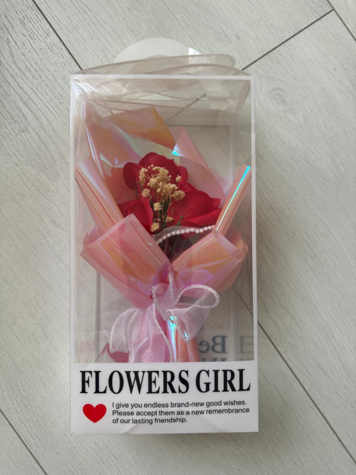 Kunstbloemen boeketje in geschenkdoosje - Rood, Nieuw, Kunststof, Ophalen of Verzenden, Modern