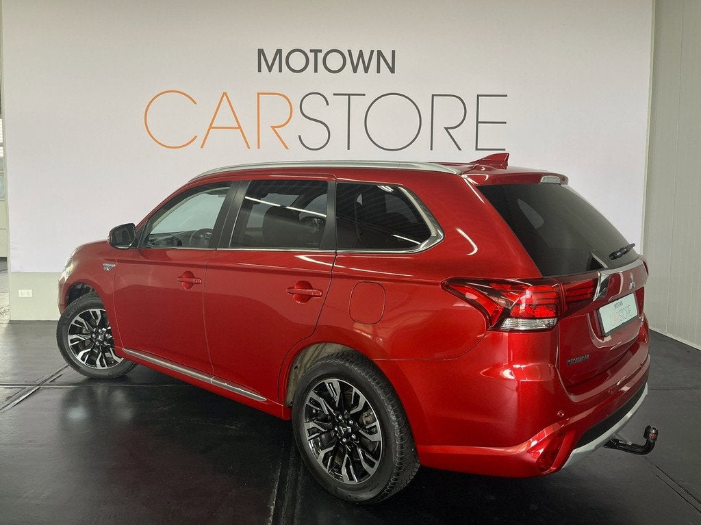 Mitsubishi Outlander 2.0 PHEV 4WD Plug In Hybrid Leder Schui, Auto's, Mitsubishi, Automaat, 1998 cc, Zwart, 4 cilinders