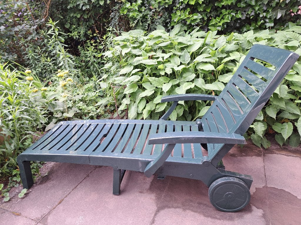 ligbed, donker groen, Tuin en Terras, Ophalen, Gebruikt, Kunststof, Verstelbaar