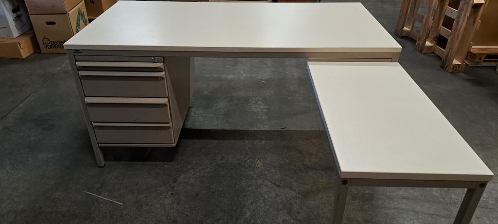 SSI Schäfer Bureau met L-vormig aanbouwblad en ladeblok, Ophalen, Gebruikt