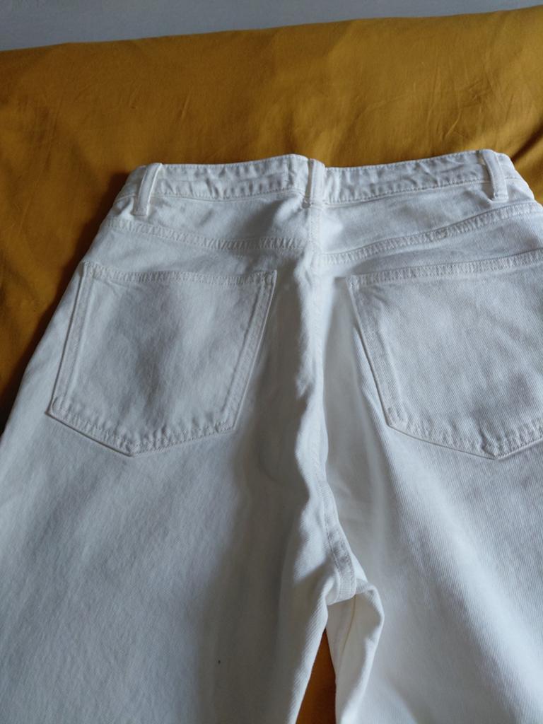 Zara offwhite jeans hoog model m 40, Ophalen of Verzenden, Zo goed als nieuw, Wit, W30 - W32 (confectie 38/40)