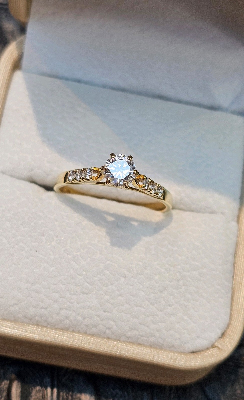 Diamant 14k gouden ring 0.70 ct vvs, Nieuw, Ophalen of Verzenden, 17 tot 18, Dame