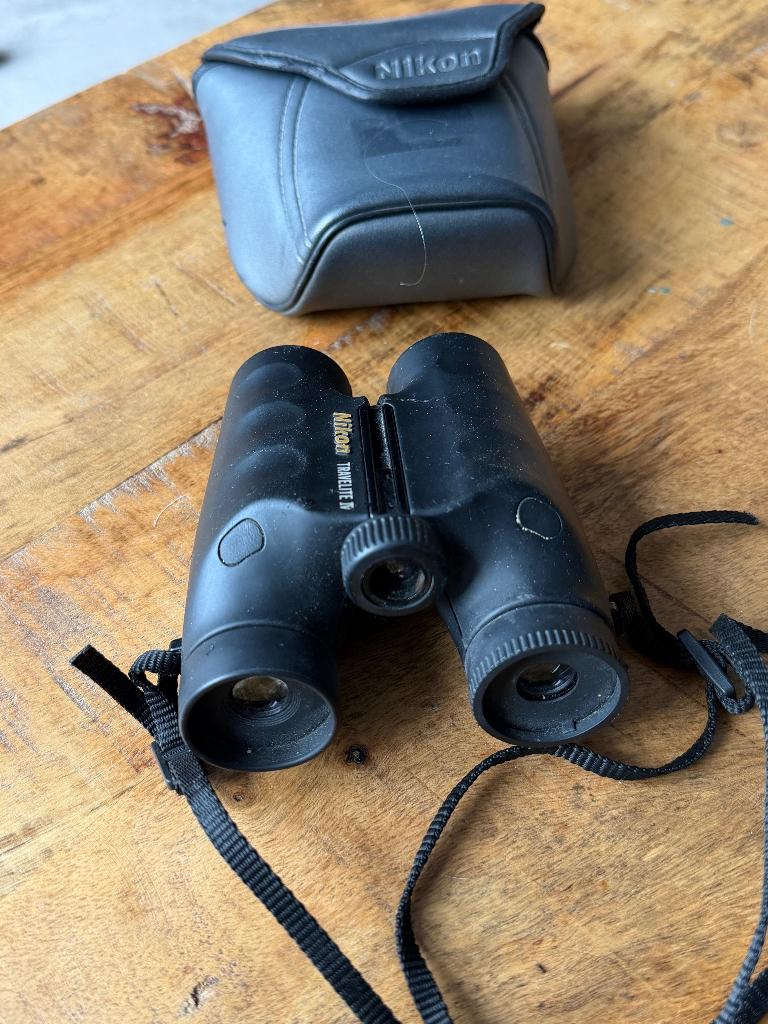 Verrekijker met hoes van Nikon, Travelite, Gebruikt, 8 tot 12x, Met hoes of tas, Porro (met knik)