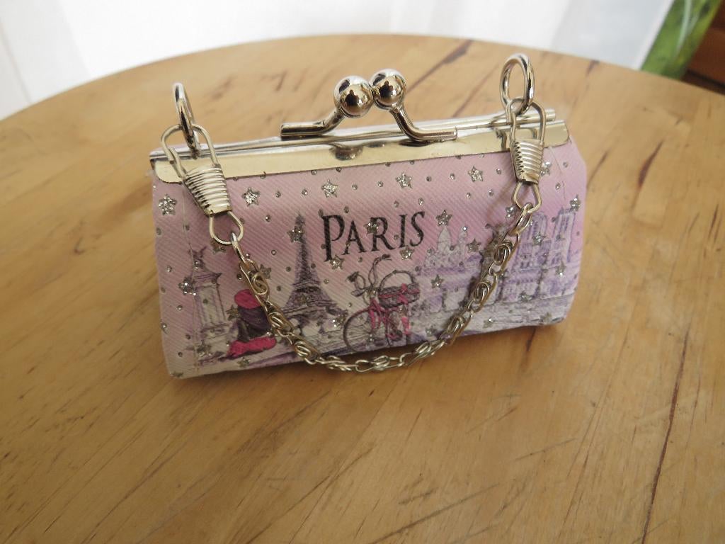 paris toeristen portemonnee make up tasje met kettinkje, Ophalen of Verzenden, Zo goed als nieuw, Roze, Met knipsluiting