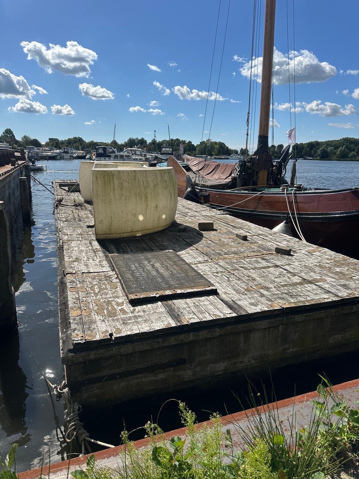 Betonbak Drijvend vlot, Ophalen, Gebruikt