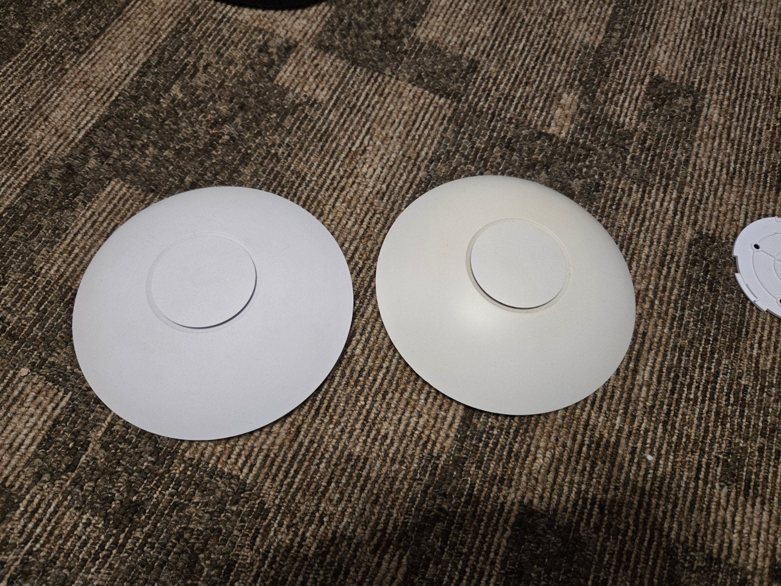 2x Ubiquiti Unifi AP AC LR (één nieuwer, één ouder), Ophalen of Verzenden, Gebruikt, Ubiquiti