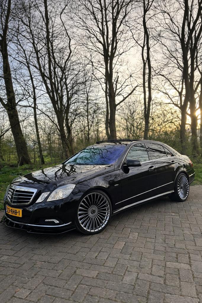 Mercedes E350 Goed onderhoud, Auto's, Automaat, Achterwielaandrijving, Euro 6, 2000 kg