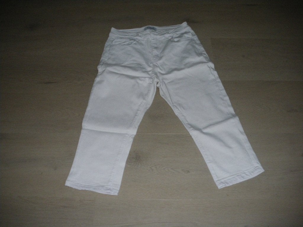 nieuw hele leuke witte 3/4 zomer broek maat 38 merk norfy, Kleding | Dames, Broeken en Pantalons, Maat 38/40 (M), Wit, Nieuw, Ophalen of Verzenden