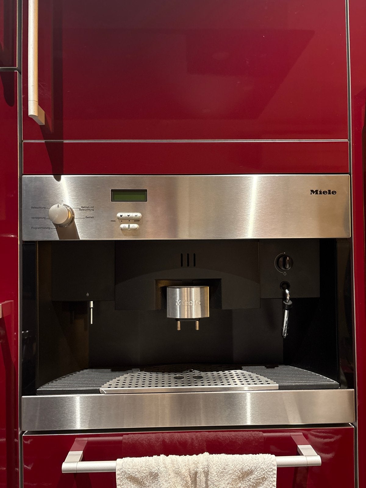 Miele inbouw koffiemachine - Zo goed als nieuw, Ophalen, Afneembaar waterreservoir, 10 kopjes of meer, Koffiemachine