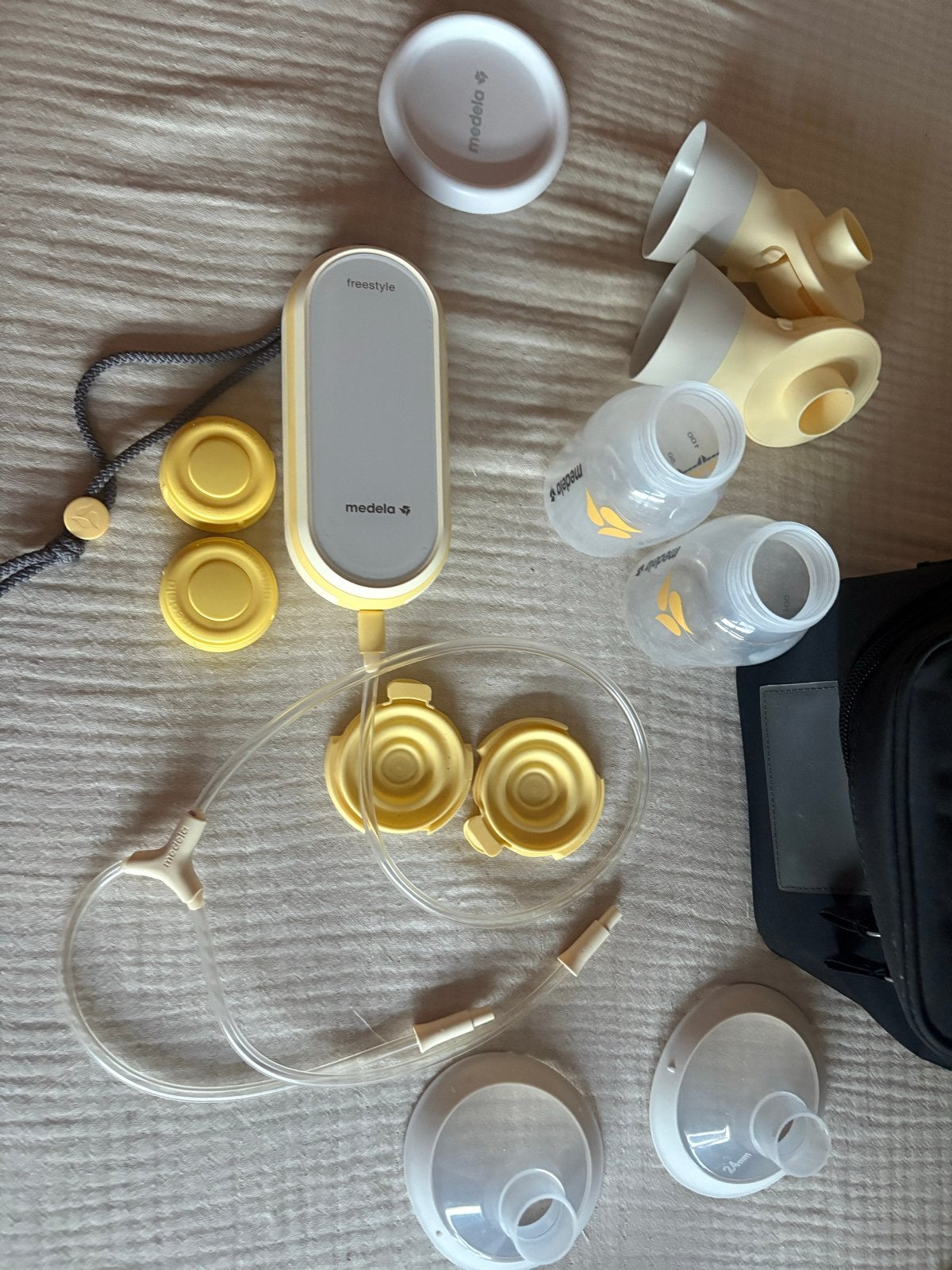 Medela Freestyle Borstkolf met koeltas en accessoires, Ophalen, Medela, Borstkolf, Zo goed als nieuw