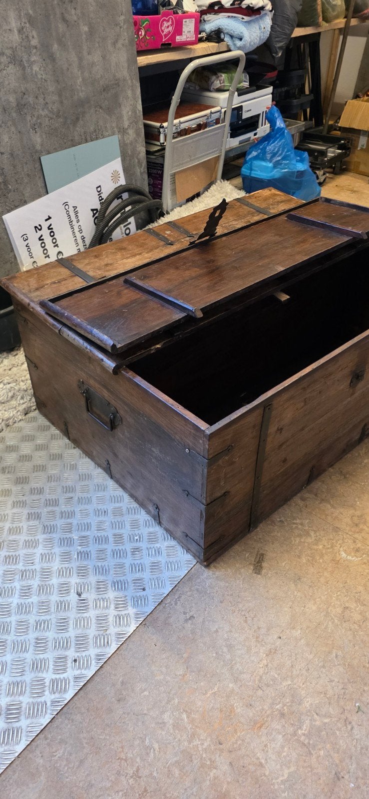 Antieke dekenkist / salontafel van hout, Ophalen