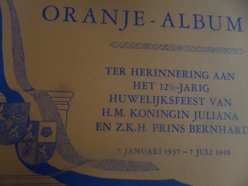 e Koop Oranje album12half jaar huwelijk.Juliana en Bernhard., Ophalen of Verzenden, Gebruikt, Overige typen