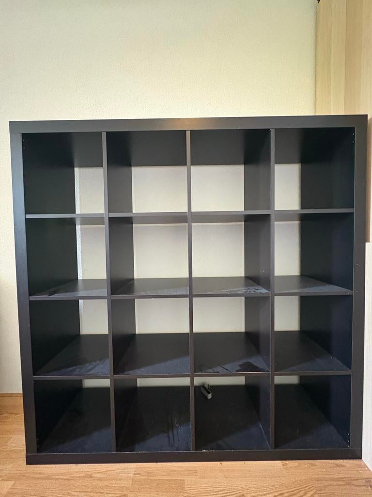 Zwart open vakkenkast met 16 vakken, Huis en Inrichting, Kasten | Boekenkasten, Ophalen, Met plank(en), Gebruikt, 100 tot 150 cm