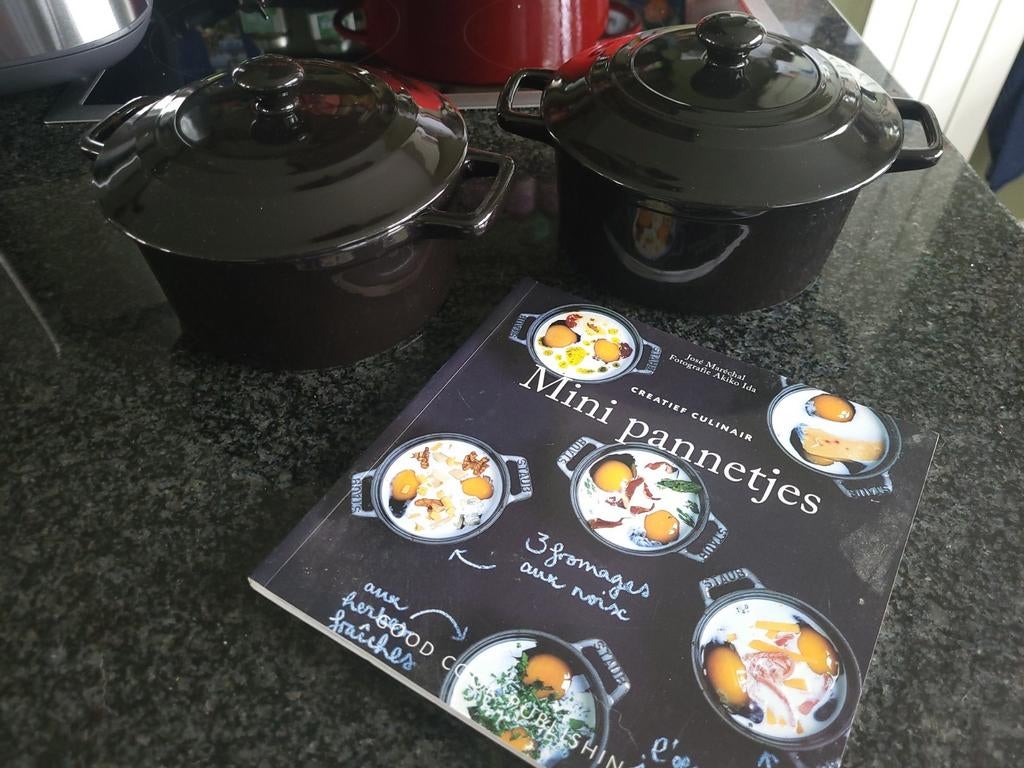 2 mini pannetjes met receptenboekje - Zo goed als nieuw, Huis en Inrichting, Keuken | Potten en Pannen, Ophalen of Verzenden, Zo goed als nieuw