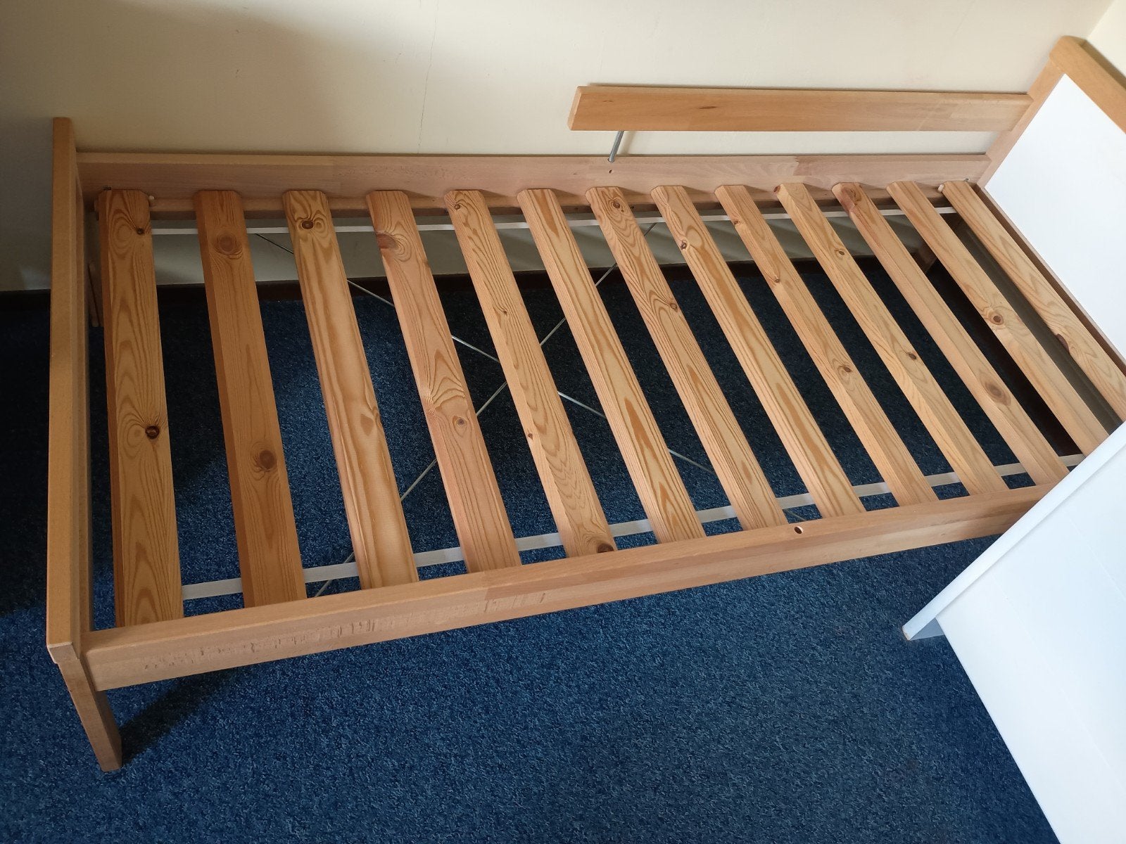 Houten kinderbed 170x77 cm - Zo goed als nieuw, Kinderen en Baby's, Kinderkamer | Bedden, Ophalen, 70 tot 85 cm, Zo goed als nieuw