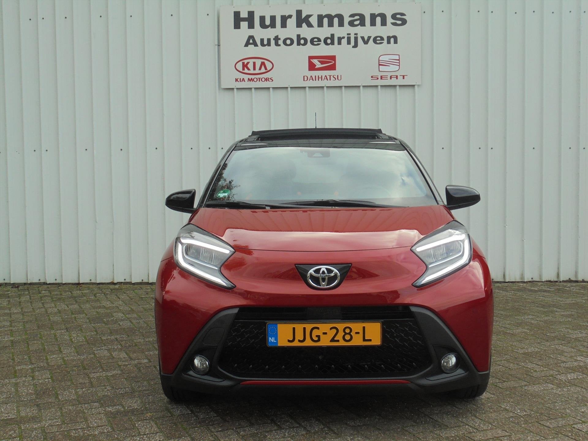 Toyota Aygo X 1.0 VVT-i AUTOMAAT CABRIODAK CLIMATE CONTROL, Dealer onderhouden, Stof, Gebruikt, 4 stoelen