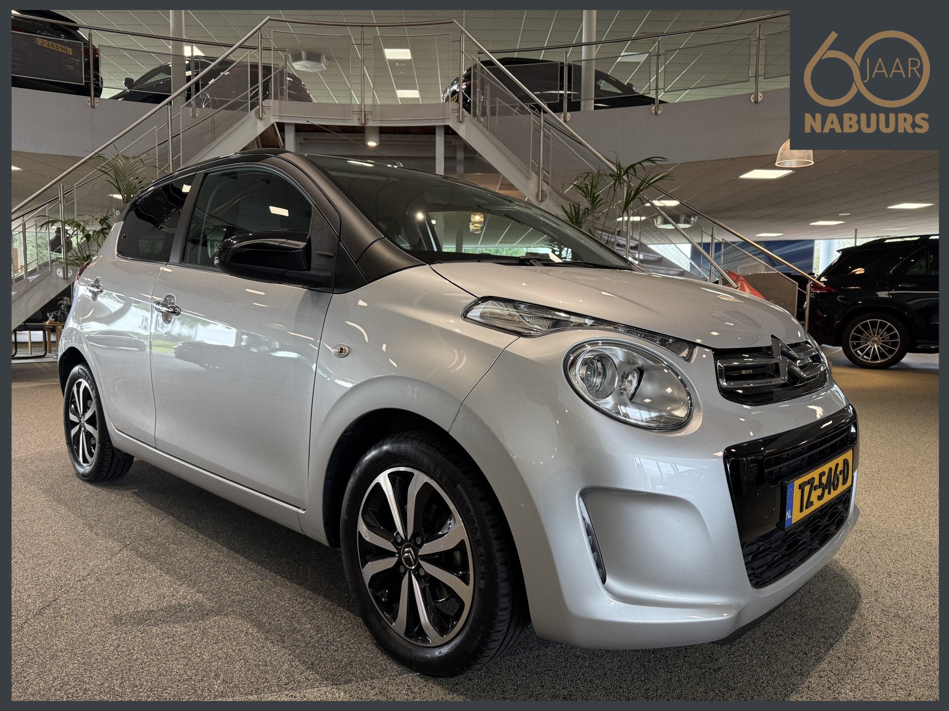 Citroën C1 1.2 82pk Shine, Achteruitrijcamera, Climate cont, Voorwielaandrijving, 12 maanden, Stof, Gebruikt