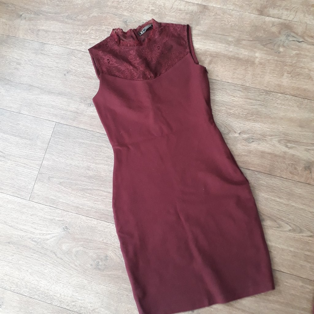 bordo rode jurk mt. XS, Kleding | Dames, Ophalen of Verzenden, Zo goed als nieuw, Trafaluc, Maat 34 (XS) of kleiner