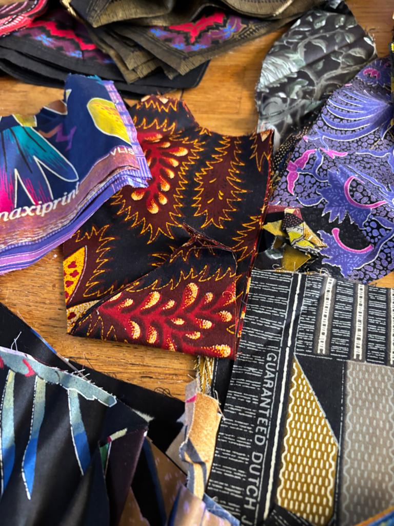 QUILT of PATCHWORK - Batikstof - GRATIS voor chocoladereep, Ophalen, Gebruikt, Overige kleuren, Katoen