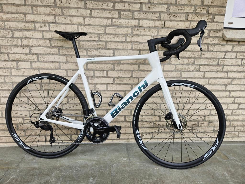Bianchi Sprint full carbon racefiets. Disc. 12 speed, 28 inch, Franeker, Carbon, Bianchi