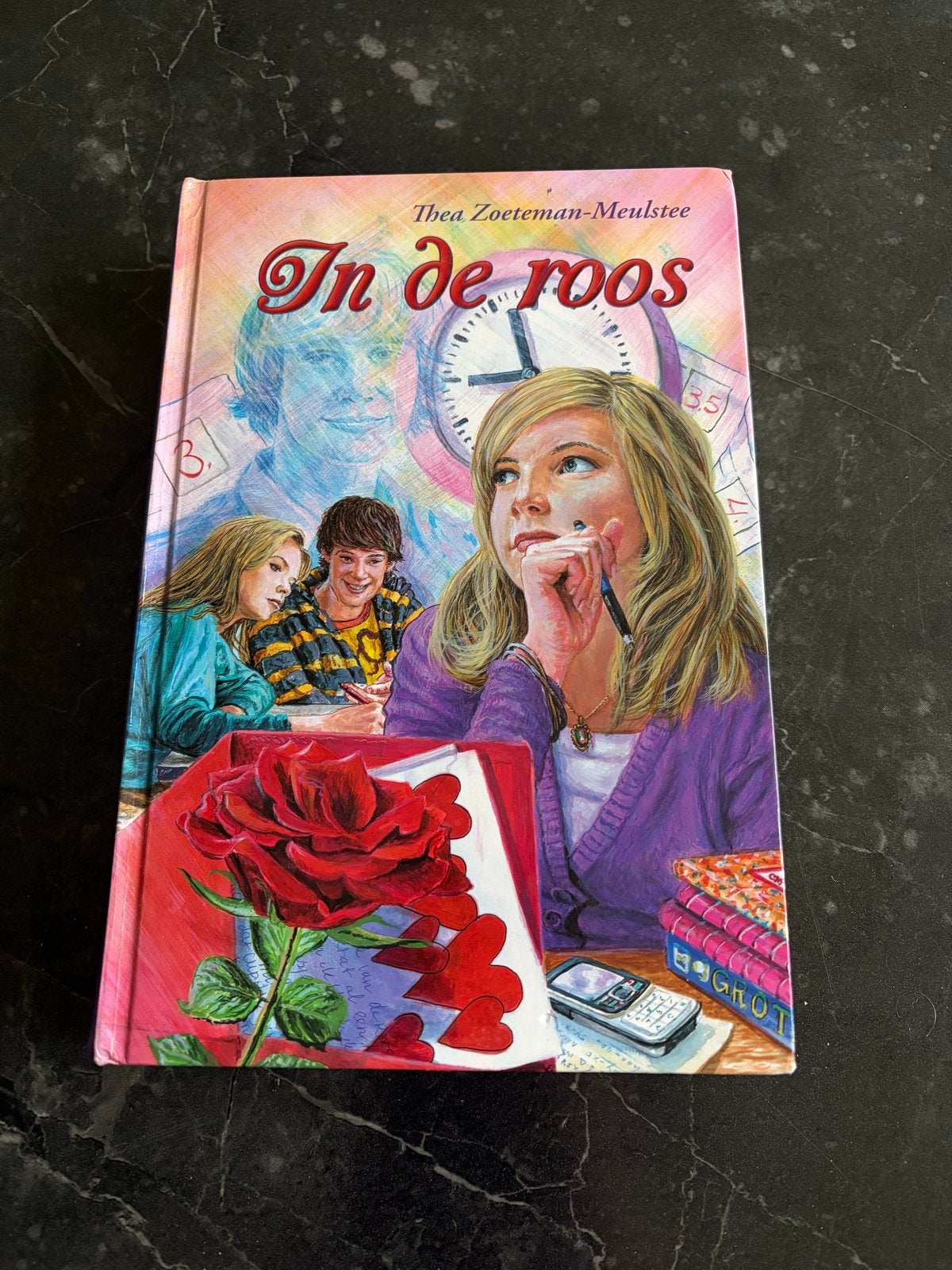 In de roos - Thea Zoeteman-Meulstee, Boeken, Ophalen of Verzenden, Zo goed als nieuw, Fictie