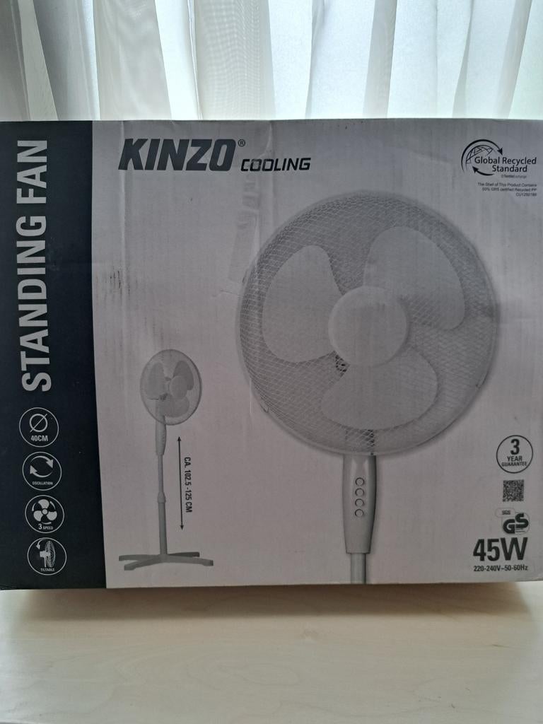 Kinzo Statiefventilatoren - 9 stuks, wit en zwart, nieuw, Witgoed en Apparatuur, Ventilatoren, Ophalen, Nieuw, Statiefventilator